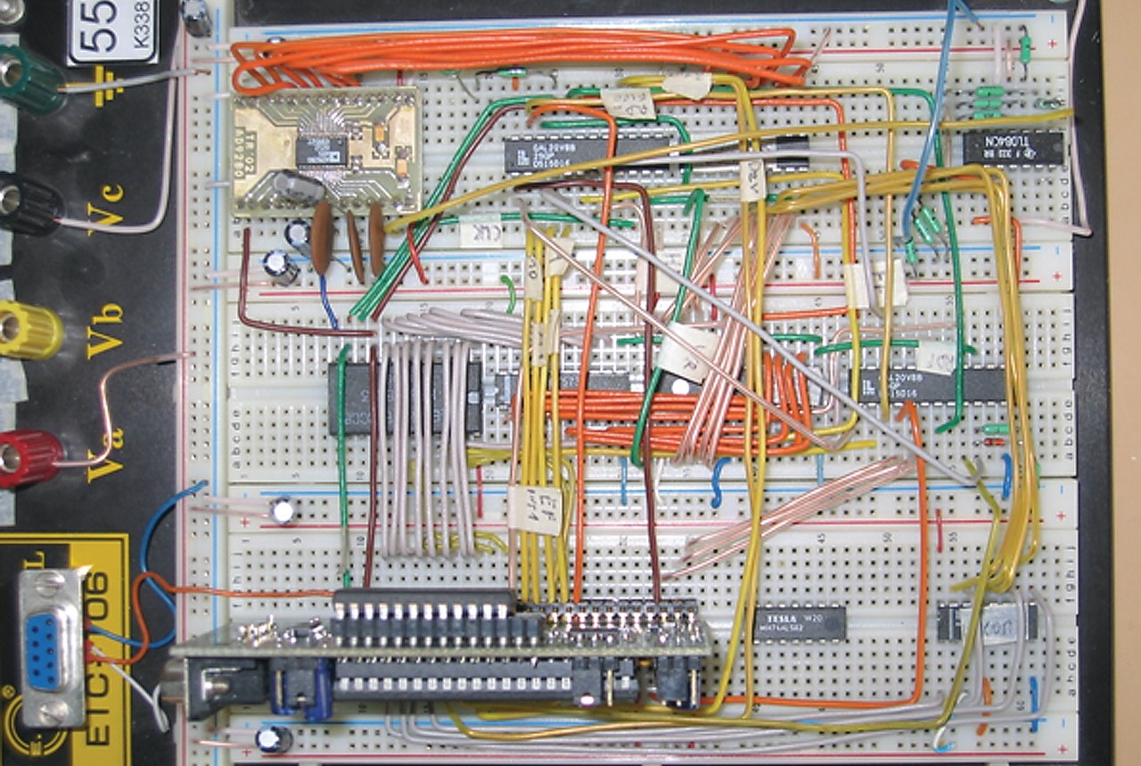 Obr. 3. Deska řízení obrazového senzoru CMOS se zpracováním obrazu pomocí FPGA